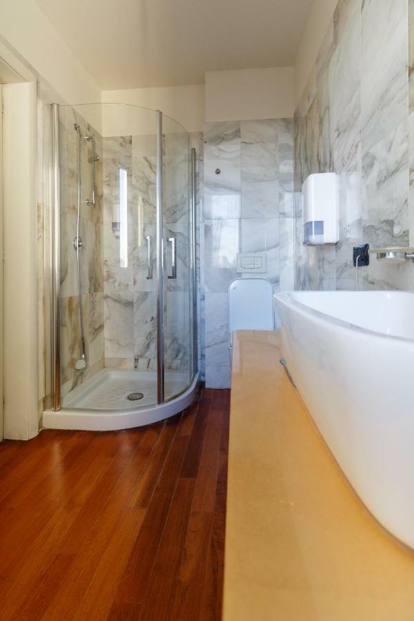 City Center Premium Apartments Boekarest Buitenkant foto