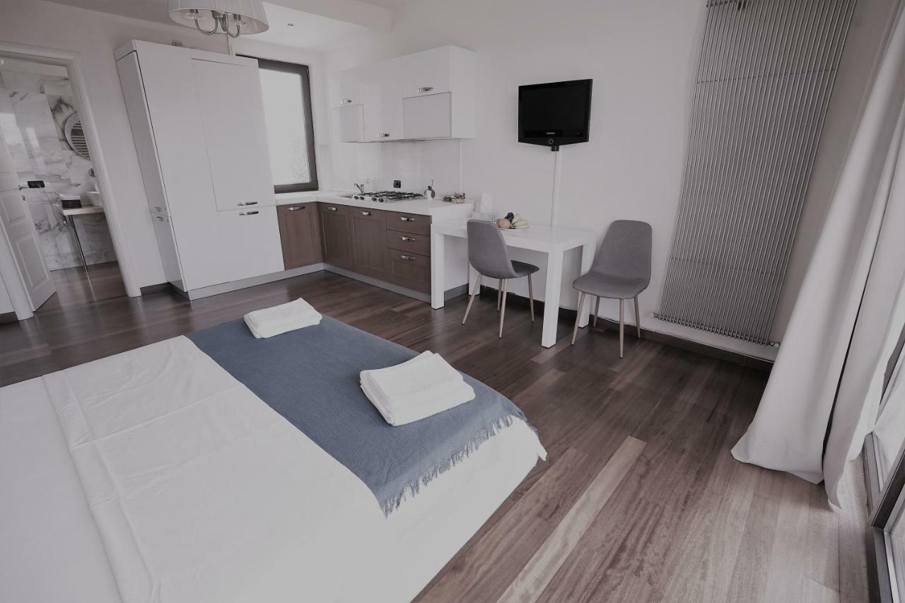 City Center Premium Apartments Boekarest Buitenkant foto