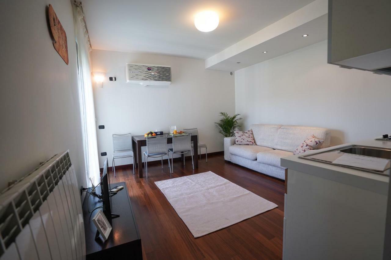 City Center Premium Apartments Boekarest Buitenkant foto
