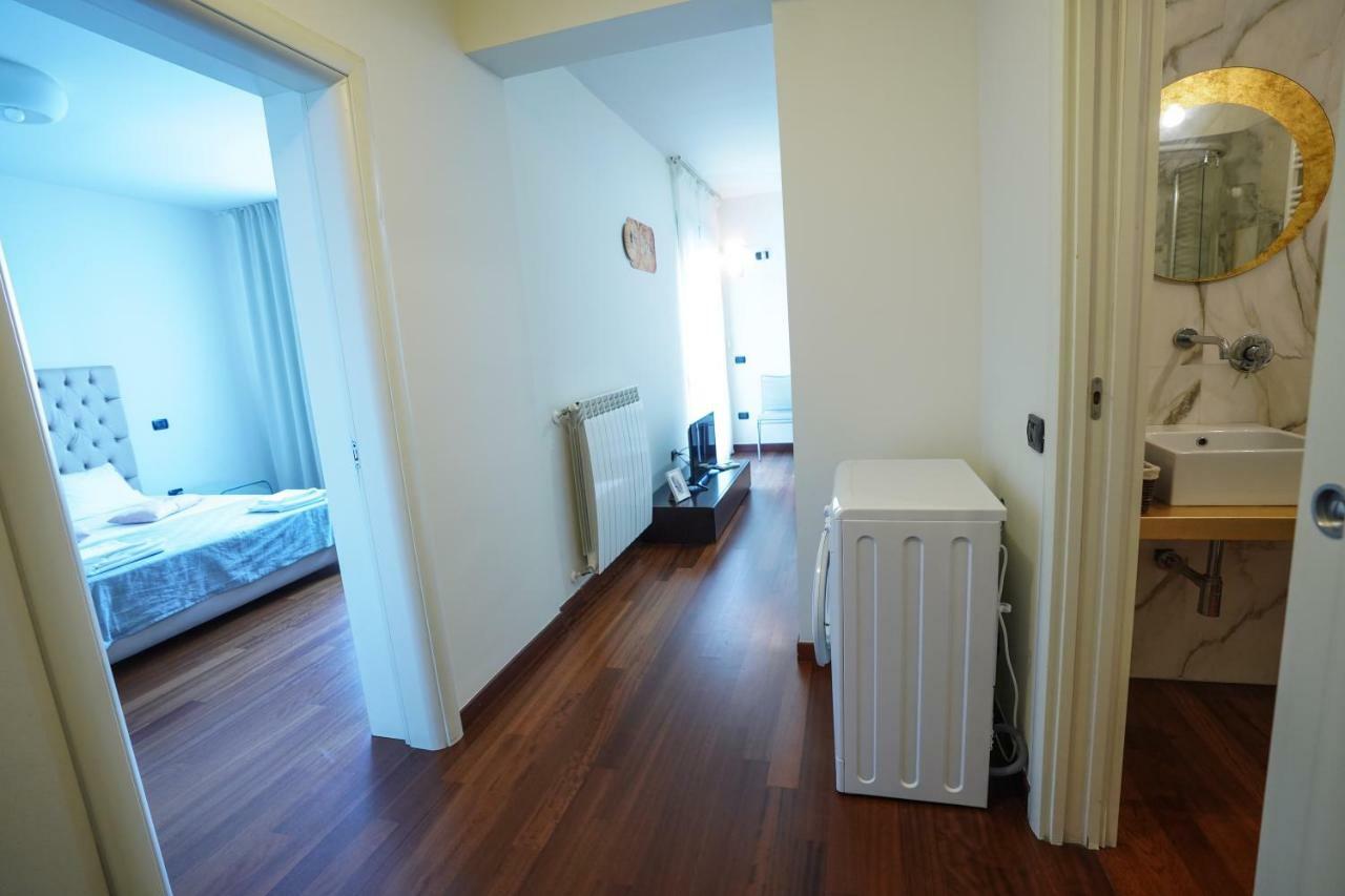 City Center Premium Apartments Boekarest Buitenkant foto