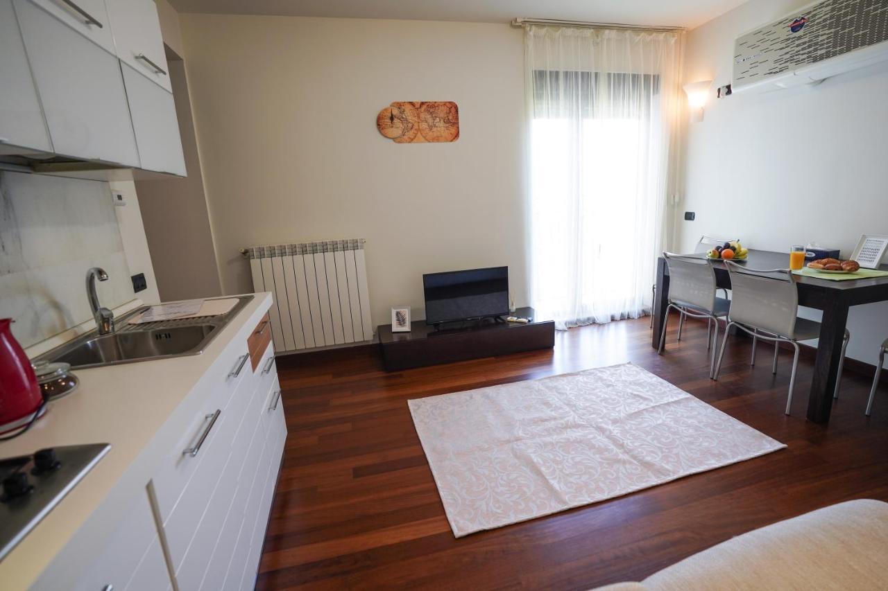 City Center Premium Apartments Boekarest Buitenkant foto