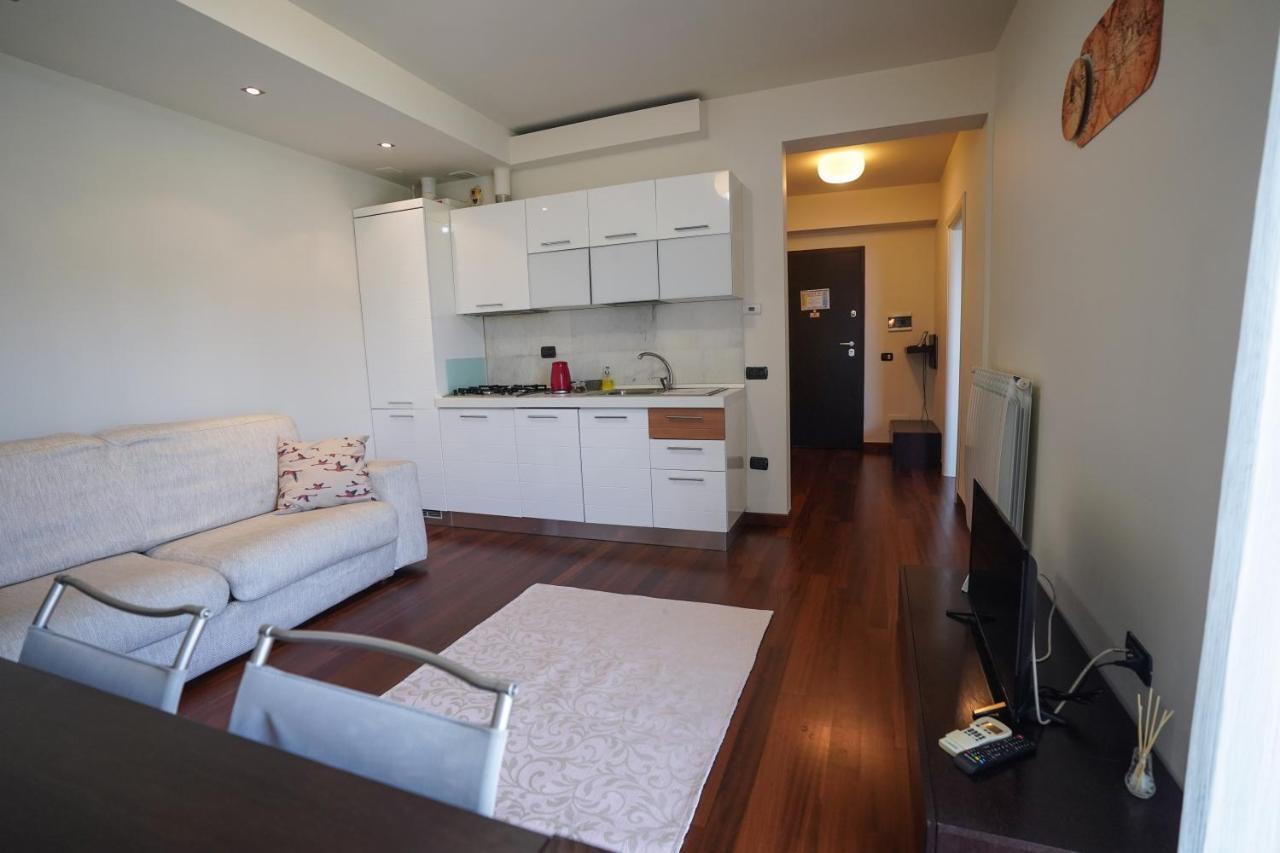 City Center Premium Apartments Boekarest Buitenkant foto